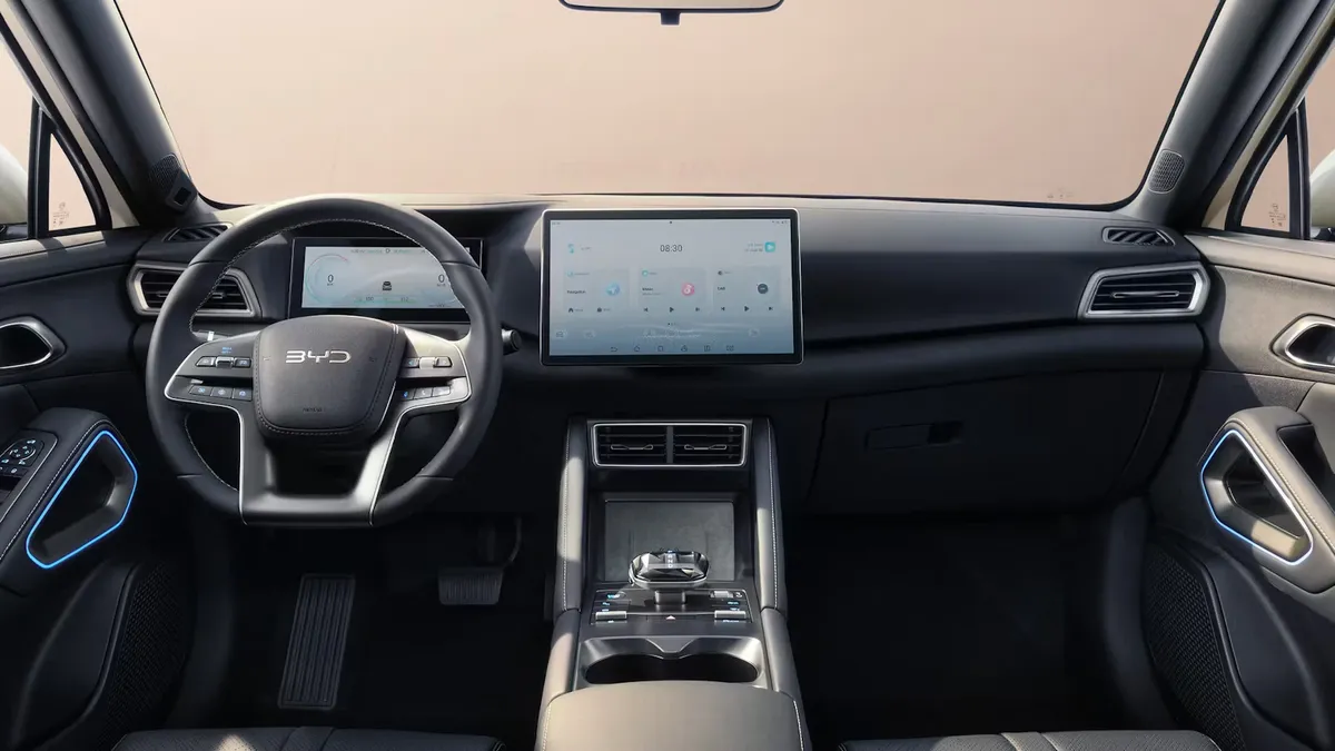 BYD Atto 2 dashboard and screens