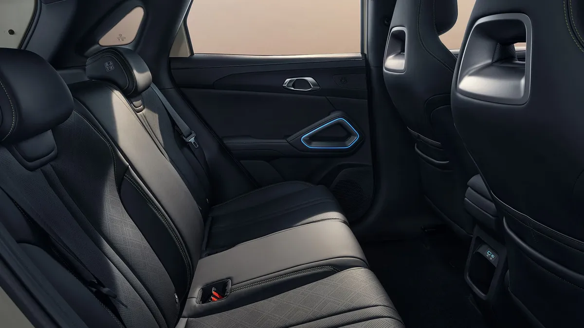 BYD Atto 2 rear seat space