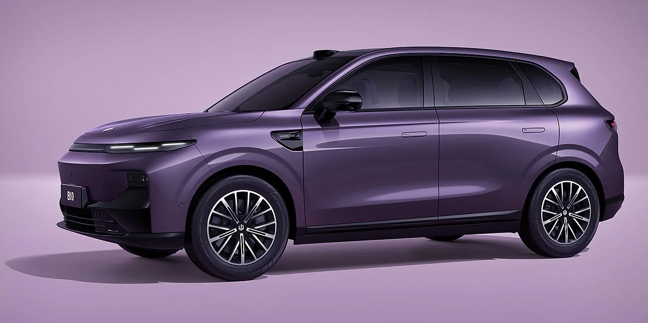 Leapmotor B10 front three-quarter view in Morning Dew Purple