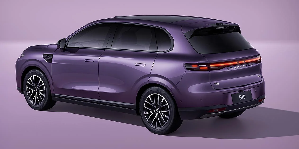 Leapmotor B10 rear three-quarter view in Morning Dew Purple