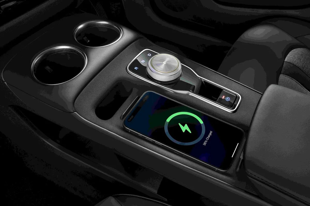 MG S5 centre console with wireless charging pad