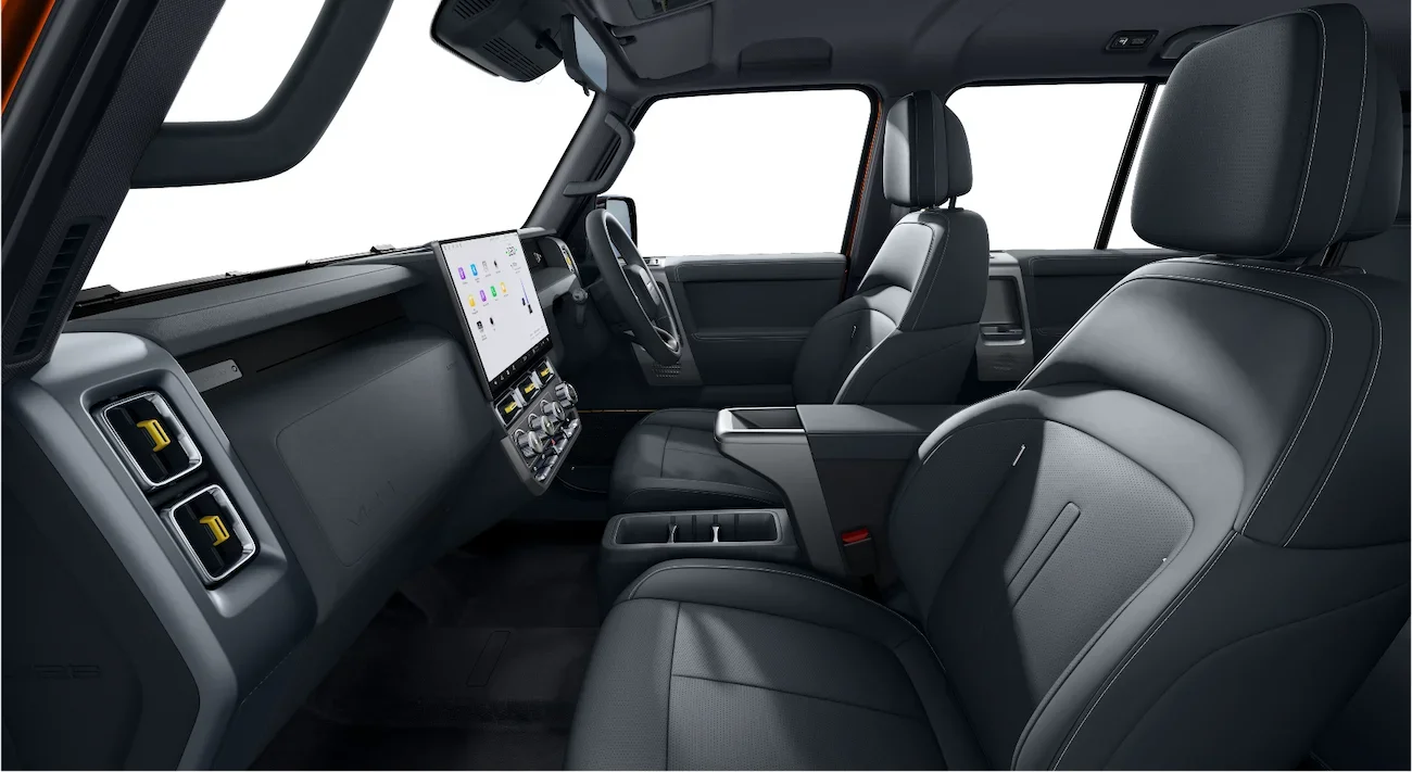 iCAUR V23 front seats and dashboard