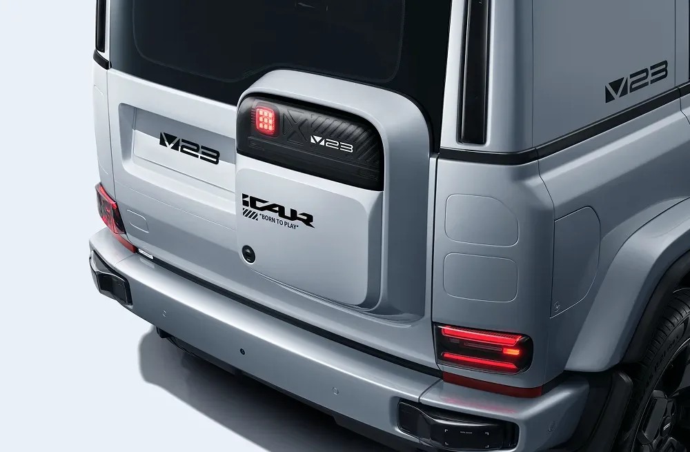 iCAUR V23 rear with the tailgate box