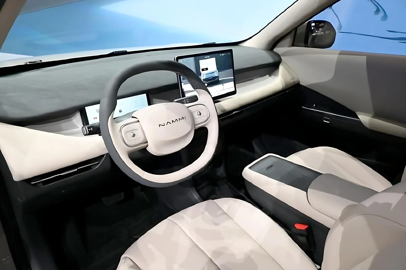 Dongfeng Nammi Vigo dashboard with central touchscreen and driver display