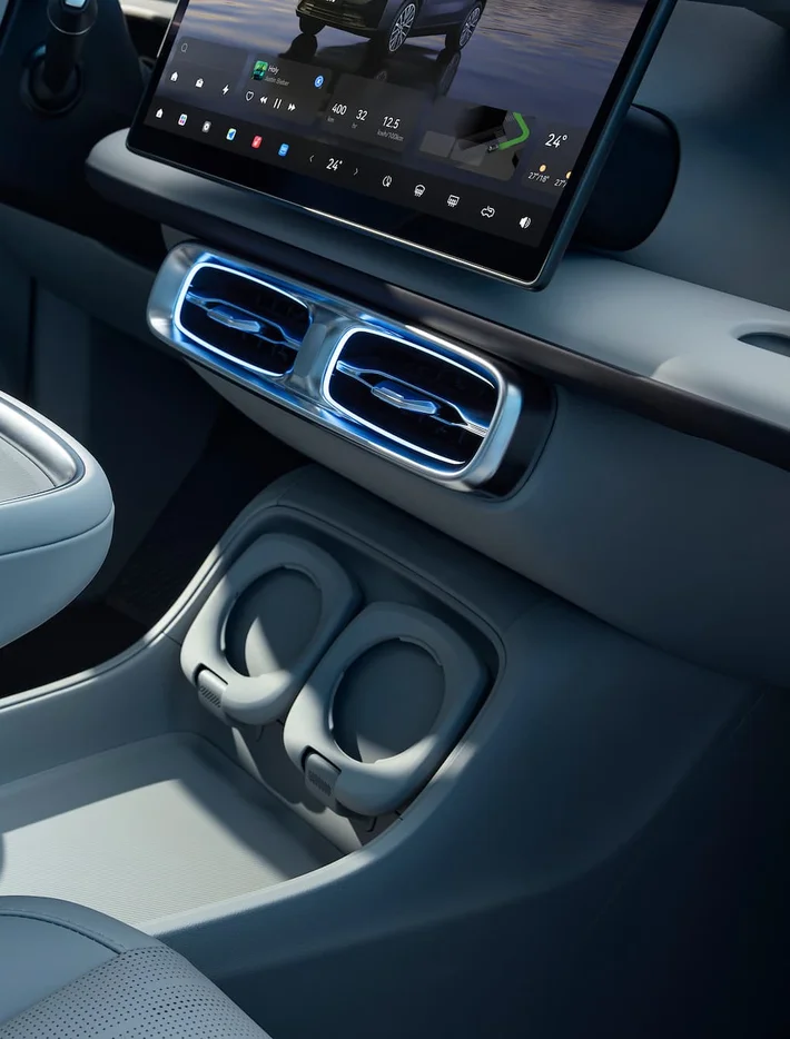 Leapmotor B10 centre console and touchscreen