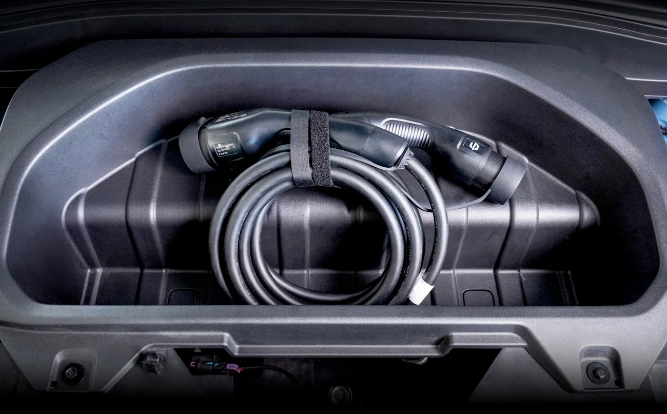 Leapmotor B10 front boot holding the charging cable
