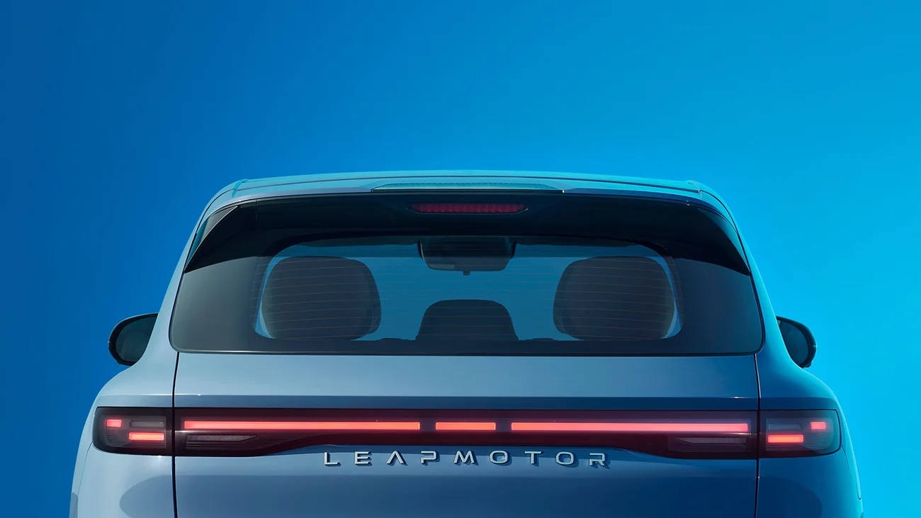 Leapmotor B10 rear light bar
