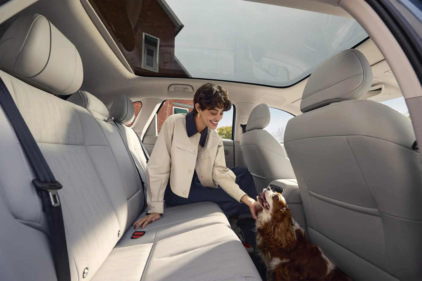 Leapmotor B10 rear bench seen through the open rear door
