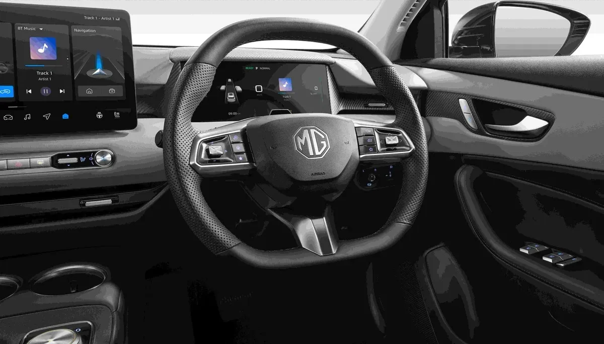 MG S5 dashboard and screens