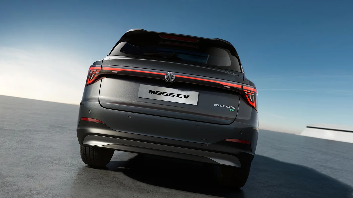 MG S5 rear with full-width tail light