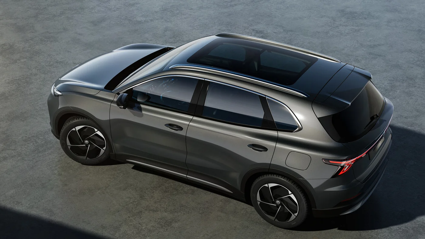 MG S5 panoramic sunroof seen from above
