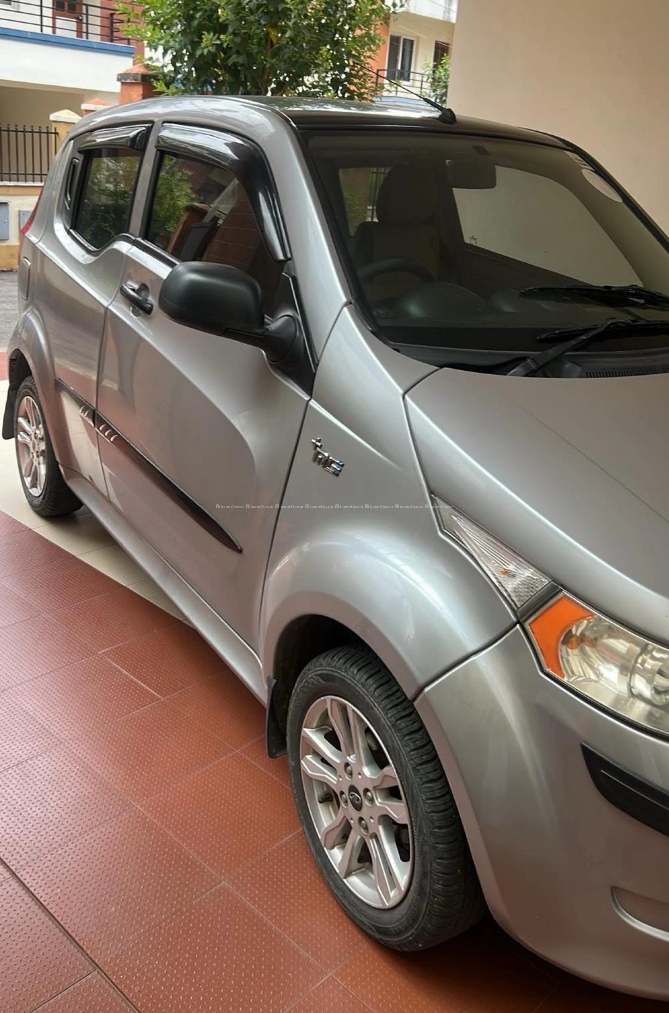 Mahindra e2o plus