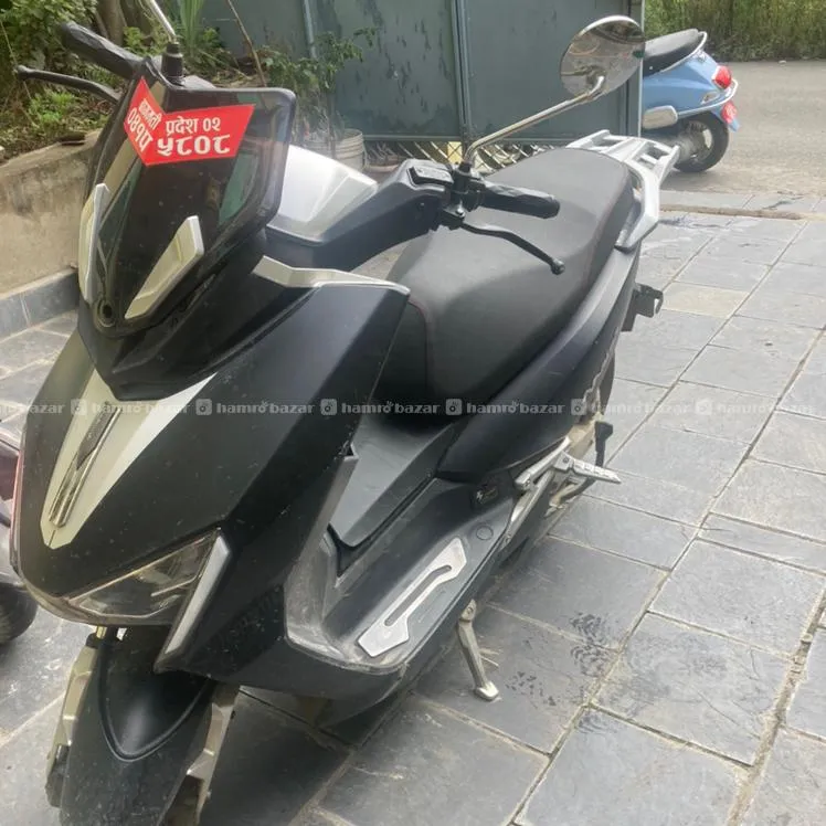 Um Scooter Aima